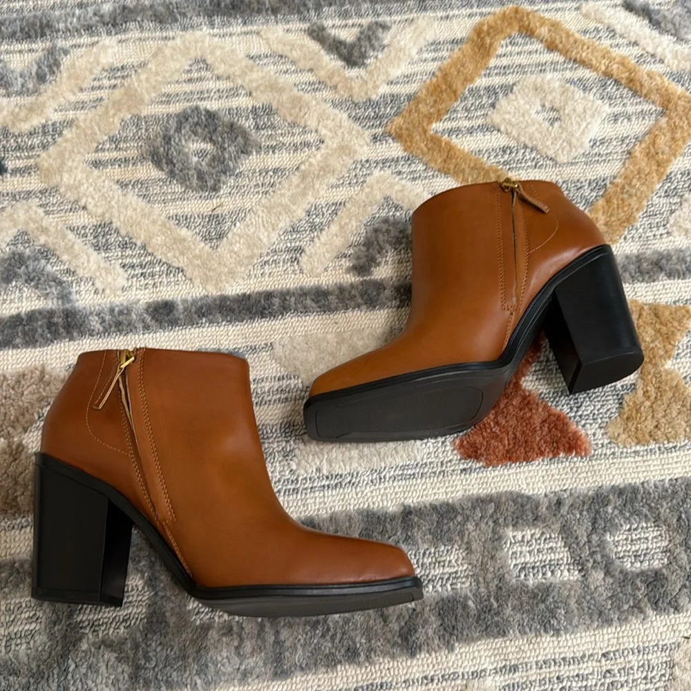 Franco Sarto Vivica Square Toe Ankle Bootie Cognac Brown Size 8.5